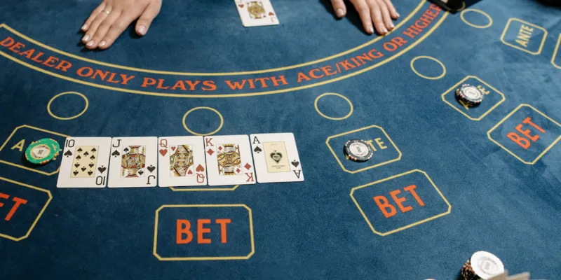 Cách đánh gấp thếp Baccarat chi tiết các bước