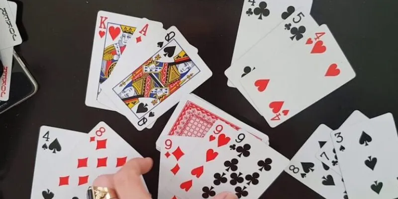 Hướng dẫn cách chia bài và quy tắc tính điểm